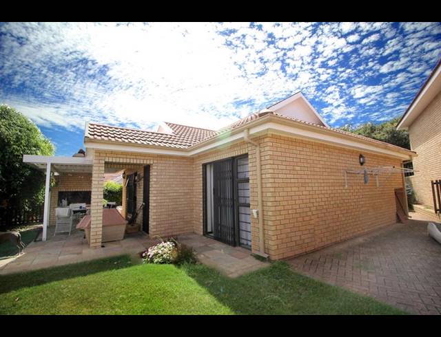 3 BEDROOM HOUSE FOR SALE IN HERSHAM